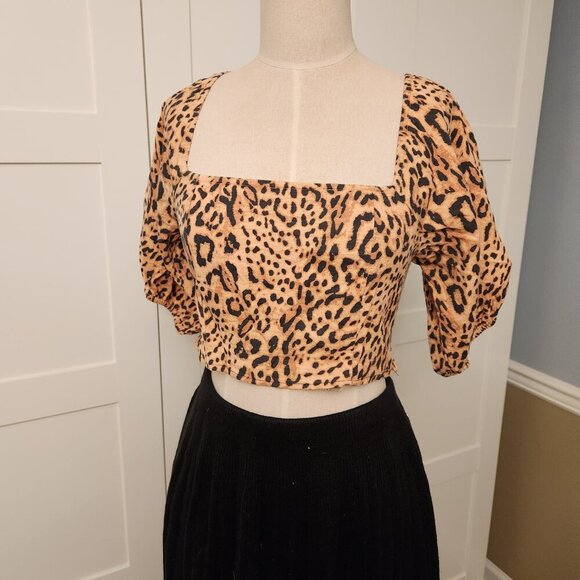 Billabong Animal print Puffy Sleeve square neck crop shirt size Medium - Picture 1 of 6